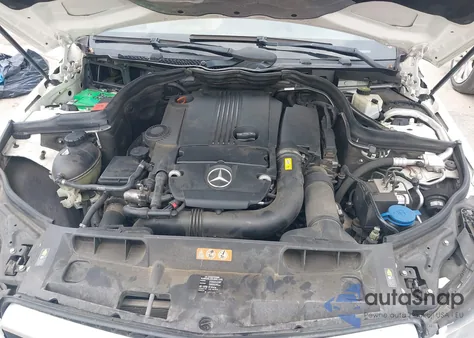 2012 Mercedes-Benz C 250 из США, поврежденный, VIN WDDGJ4HB4CF756706